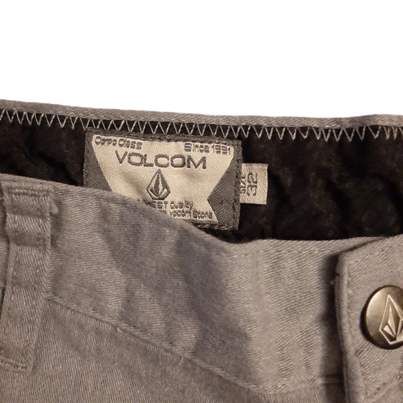 Volcom Gray Shorts Size 32 - Picture 2 of 3